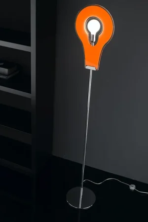 Occasione Lampada da terra Flat in metallo cromato con diffusore in PMMA disponibile in 3 colori