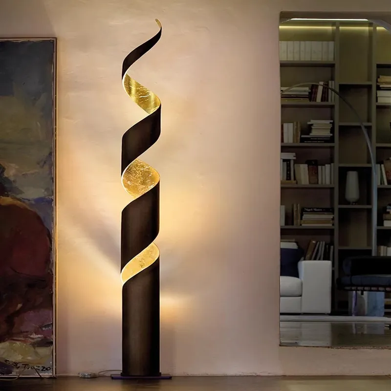 Nuova Collezione Braga Illuminazione lampada da terra Truciolo in metallo finitura Ruggine e foglia oro